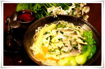 黄鱼煨面